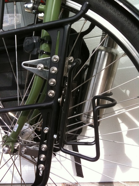 The front bottle cage